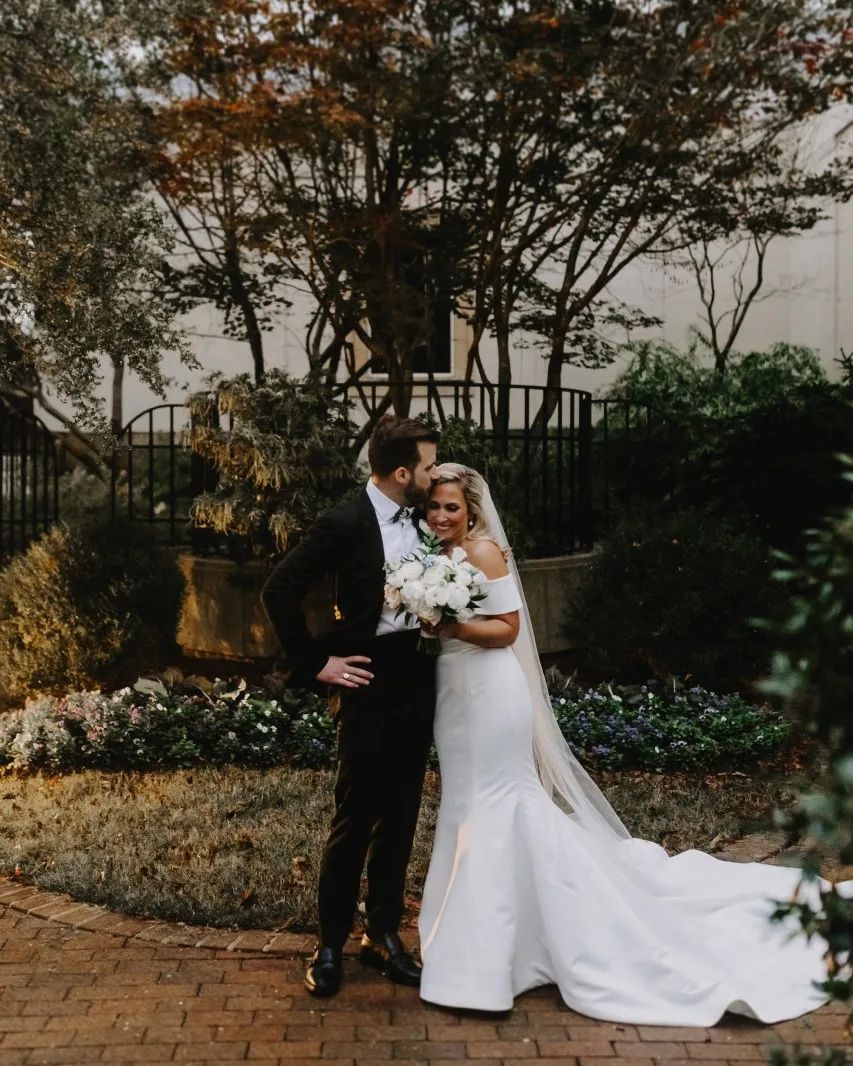 Open for booking 2023 wedding season in Charlotte, NC and other states 📩
#volkway #weddingphotographer #charlotteweddingphotographer #charlottephotography #charlottephotographer #charlottewedding #charlottephoto #charlestonweddingphotographer #charlottebridal #mintmuseum #cltweddingphotographer